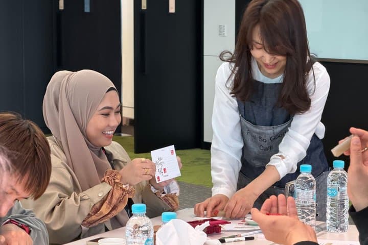 Carve Your Personal Korean Stone Seal with Jeongju in Insadong