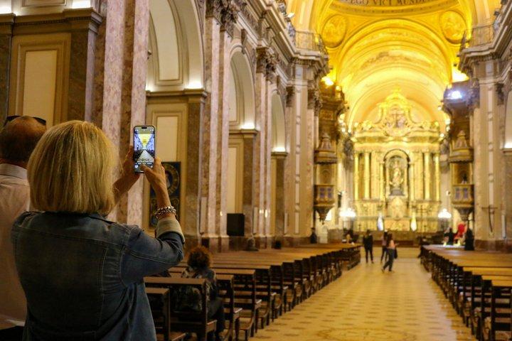 5hs Small Group City Tour of Buenos Aires (Optional Street Food)
