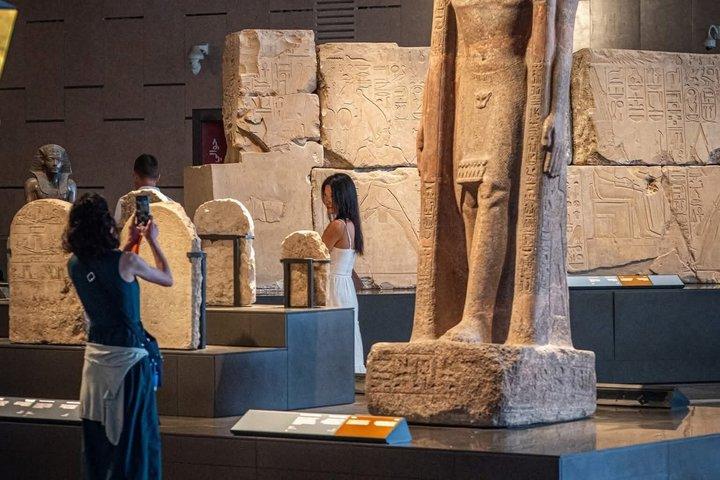 The Big Museum in 4 Hours with Guided Tickets and Transfer