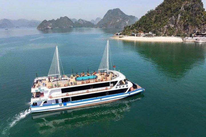Luxury Halong Bay Day Tour from Hanoi by Limousine