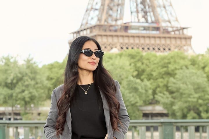Paris Eiffel Tower Photo Shoots & Surprise Proposals