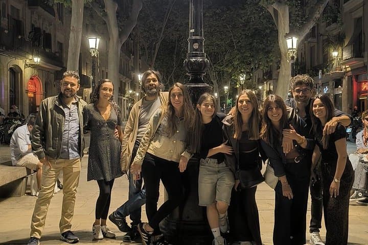 Barcelona: Tour VIP One Night in Rooftop and Nightclubs