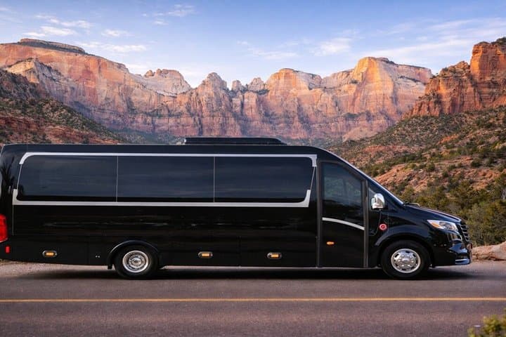 Vegas: Bryce & Zion Luxury Boutique Scenic Tour with Lunch, WiFi