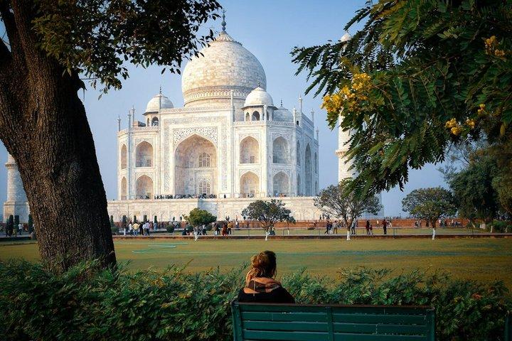 Sunrise Taj Mahal, Agra Fort & Baby Taj Tour – From Delhi by Car