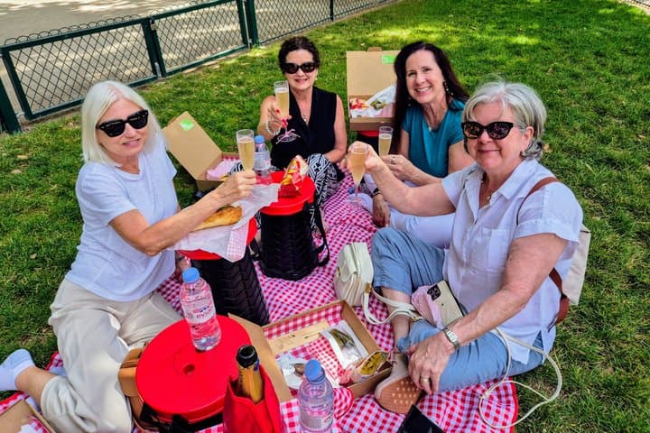 Exclusive Gourmet Picnic Experience at the Eiffel Tower