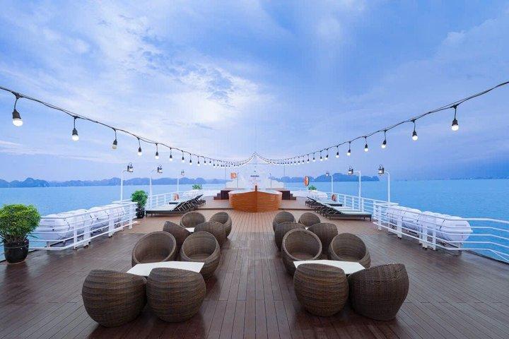 Sea Coral Luxury Cruise: 2 Days 1 Night in Lan Ha Bay from Hanoi