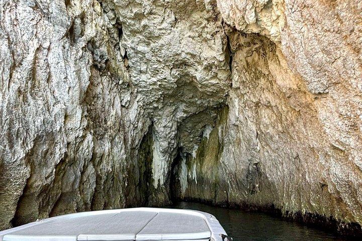 Boat tour Ortigia and Syracuse sea caves