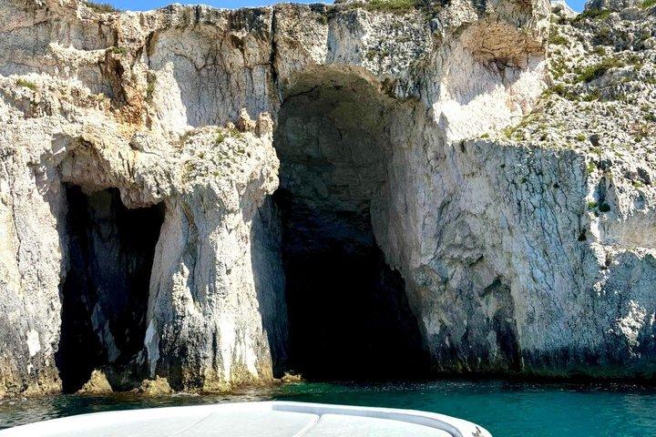 Boat tour Ortigia and Syracuse sea caves