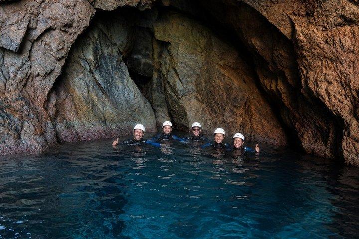 Coastering on the Costa Brava : jumping, snorkelling between cliffs