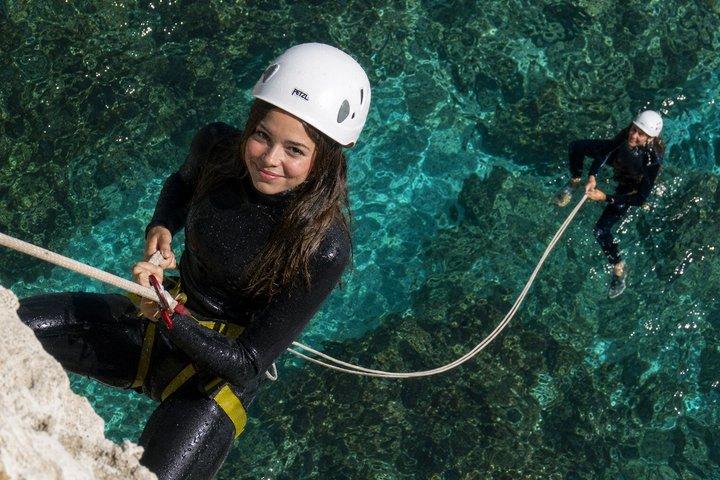 Coastering on the Costa Brava : jumping, snorkelling between cliffs