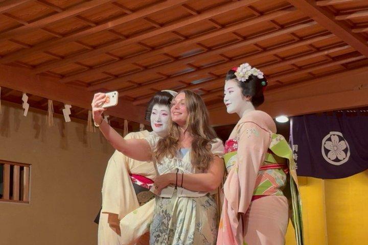 Kyoto:Exclusive Geisha(Maiko) Show with Dinner, Games & Open Bar