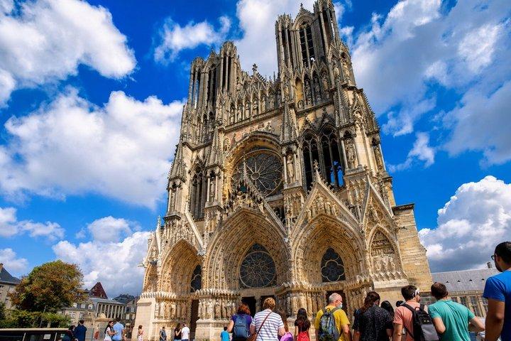 Private Champagne Day Trip - Two Vineyards of Reims & Lunch