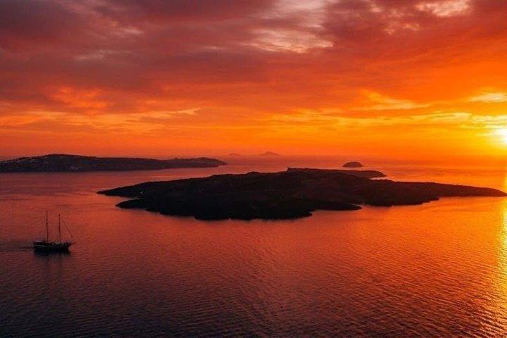 Santorini Volcano & Sunset Caldera Cruise