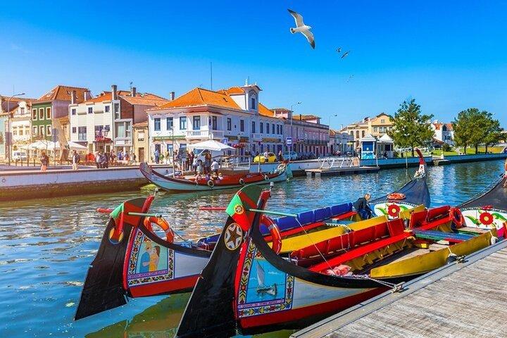 From Porto: Transfer to Lisbon with up to 3 City Stops