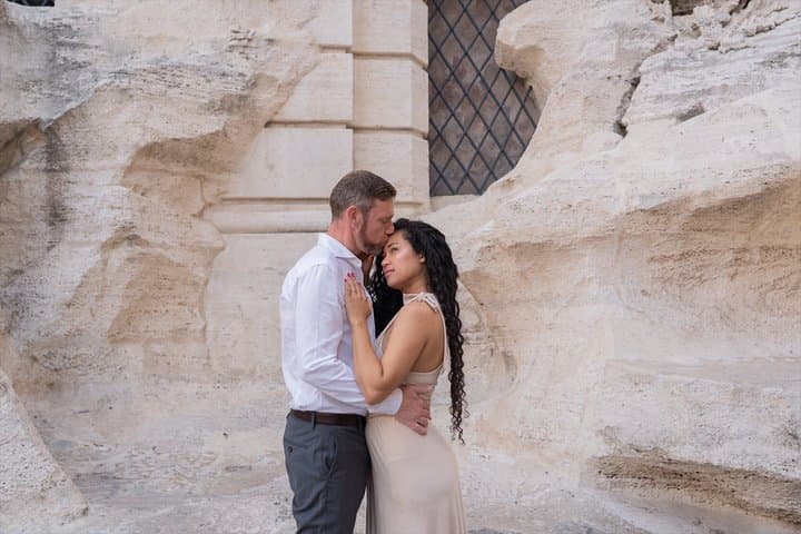 Rome: Iconic Private Photoshoot at Trevi Fountain & Colosseum