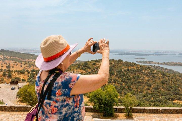 Small-Group Évora & Monsaraz Tour with Wine Tasting from Lisbon