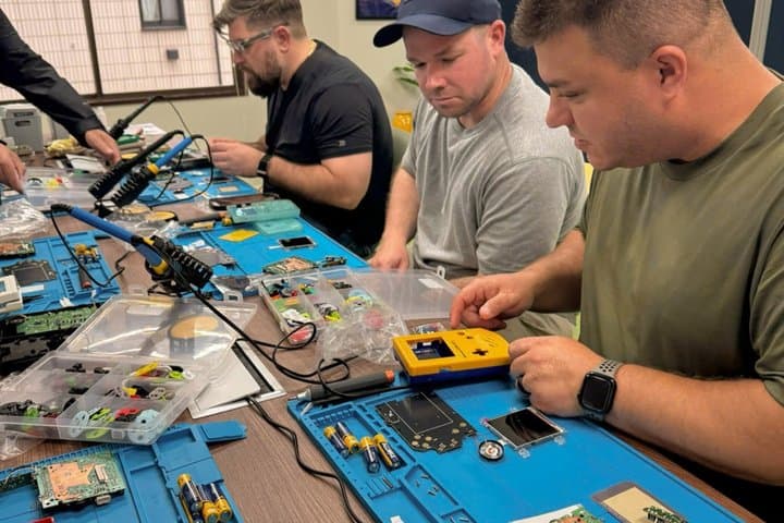 Pixel Lab Tokyo: Gameboy Mod Workshop (Original/Advance/SP)