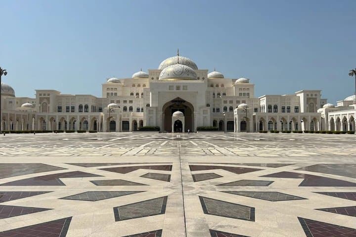 Full Day Abu Dhabi Sightseeing City Tour from Dubai