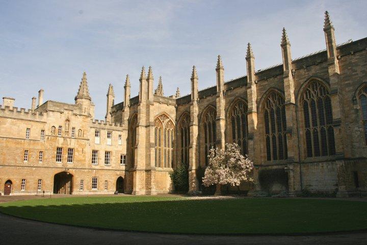 Harry Potter Walking Tour with Hogwarts Film Site Visits (Oxford)