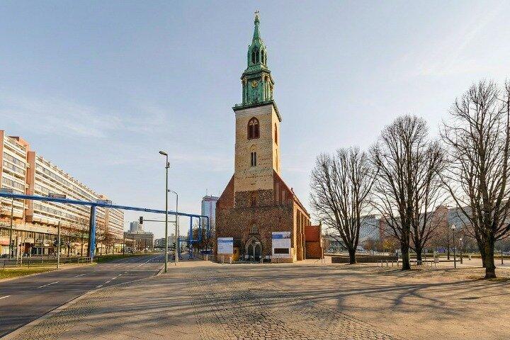 Berlin WWII and Third Reich Self Guided Walking Tour with an APP
