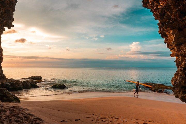 Bali Uluwatu Temple with Kecak Fire Dance Sunset Tour and Dinner