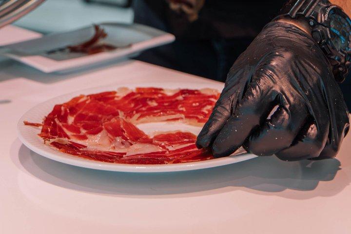 Lisbon Small-Group Food & Wine Tour with a Full Meal