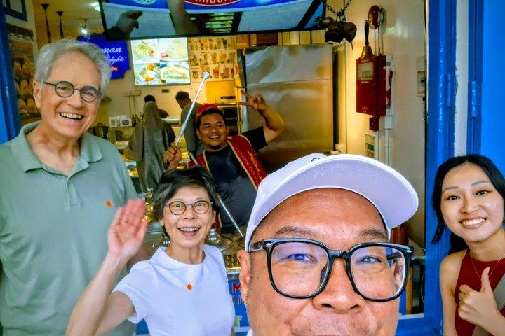 Thread of Faith and Fabric: Singapore Kampong Glam Walking Tour