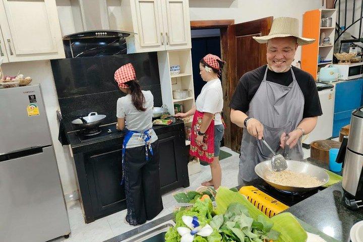Siem Reap Market Tour & Khmer Cooking Class with Hotel Transfers