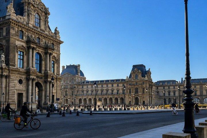 Paris Louvre and Orsay Museums Masterpieces Private Day Tour