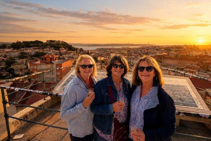 LISBON PRIVATE SUNSET TOUR in Vintage Jeep with FOOD & DRINKS