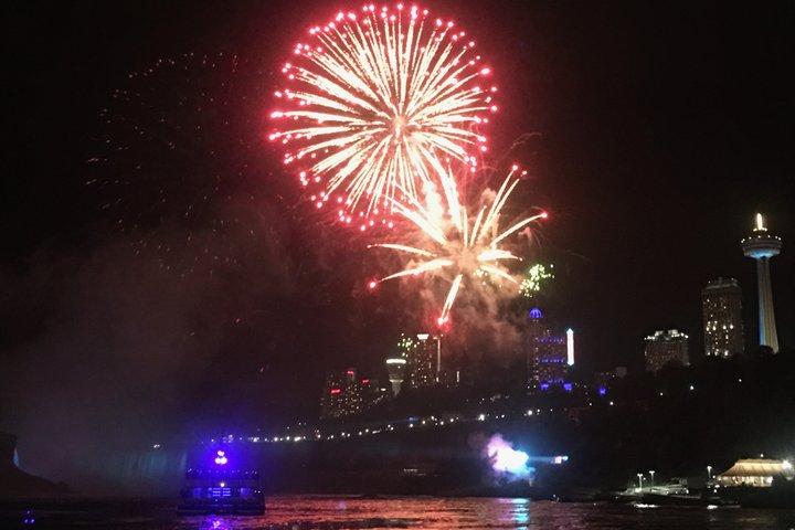 Niagara Falls Night Illumination Tour: American, Bridal and Horseshoe Falls
