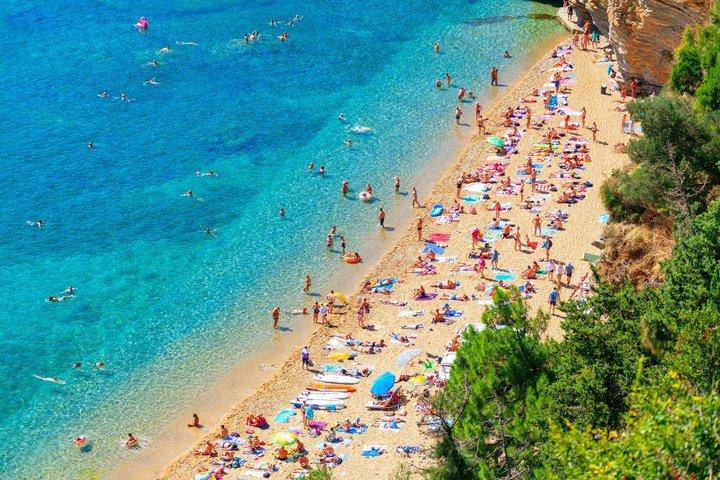 Durrës/Golem: Day Tour of Montenegro, Budva and Sveti Stefan