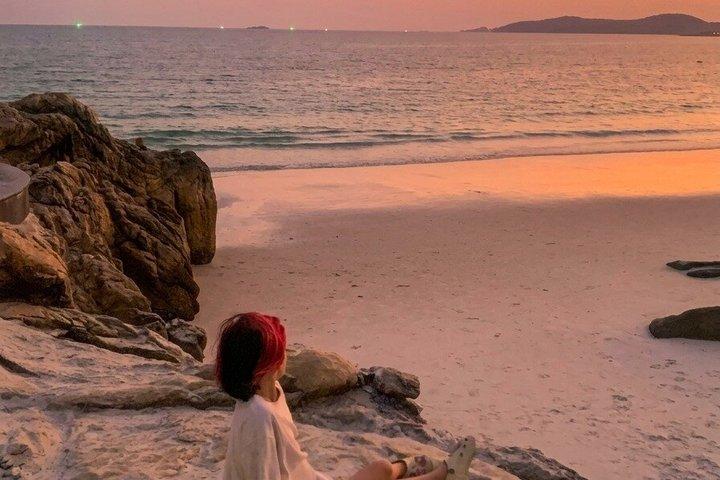 Koh Samet Island Tour with Dinner and Fire Show from Pattaya