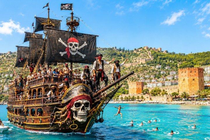 Alanya Grand Pirate Boat Tour with Lunch, Soft Drinks & Transfer