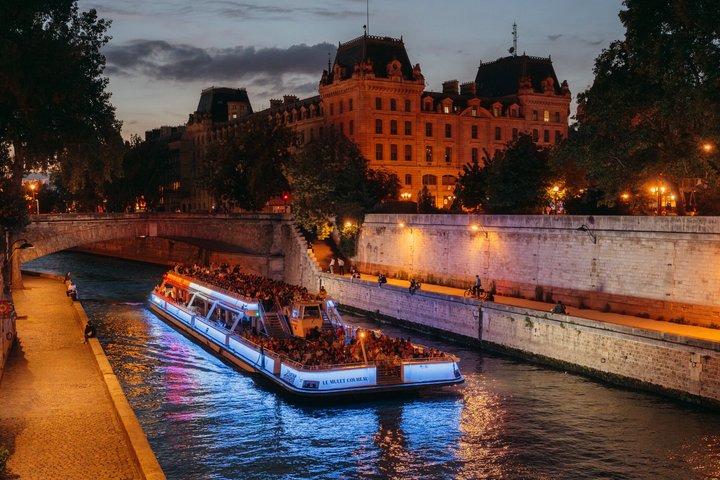 Bateaux Mouches® Sightseeing Cruise on the Seine River in Paris
