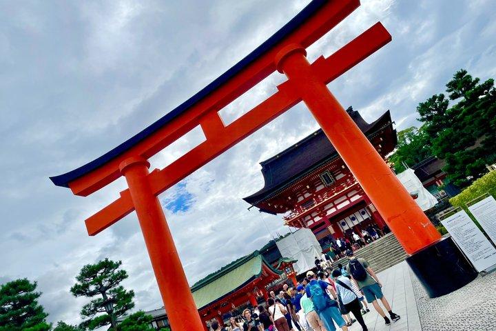 Visit Fushimi Inari Taisha and Kiyomizudera with Guide in Spanish