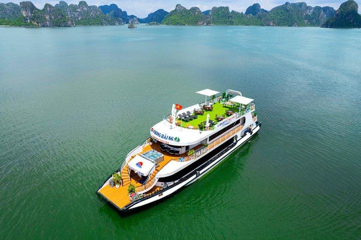 Halong Bay Day Trip from Hanoi: Liberty Cruise, Cave & Kayaking