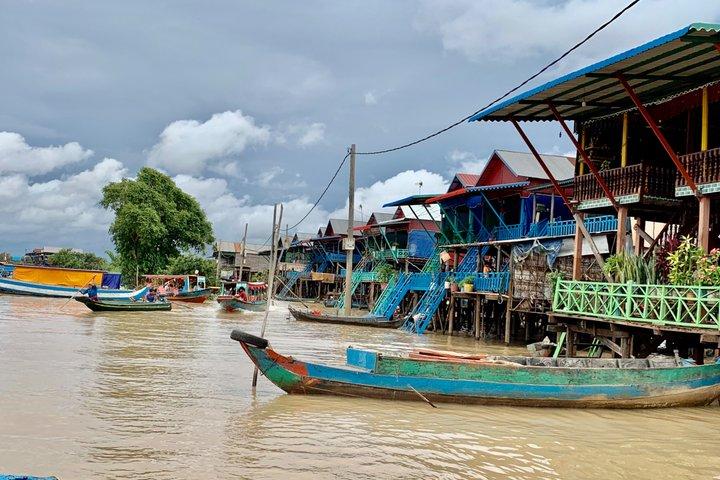 War Museum, Killing Field and Floating village (Kampong Kleang)