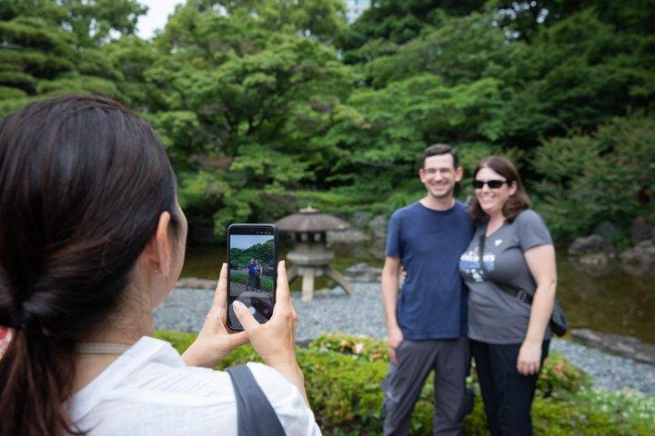 Imperial Palace East Garden and Edo Castle Walking Tour in Tokyo