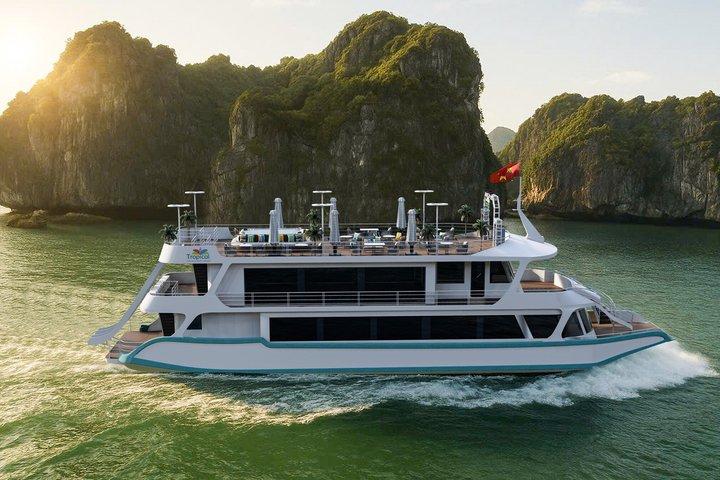Cat Ba Island and Lan Ha Bay Hidden Nature Cruise from Hanoi