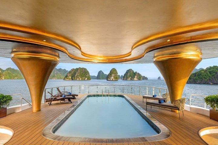 Sea Star Cruise Ha Long Bay Luxury Cruise with Balcony Cabin