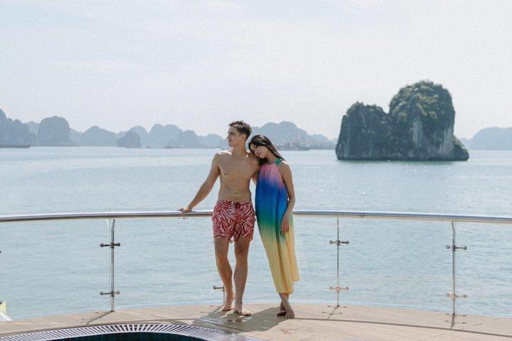Sea Star Cruise Ha Long Bay Luxury Cruise with Balcony Cabin