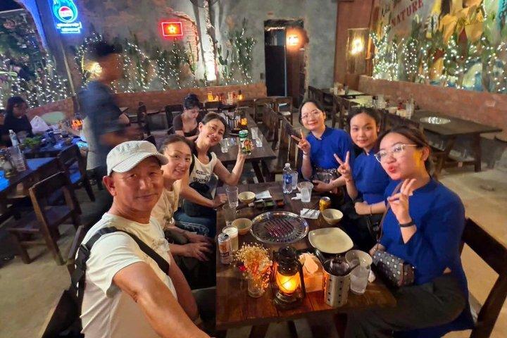 DaNang Night Foodie Tour-Sighseeing with Aodai Lady Rider Private