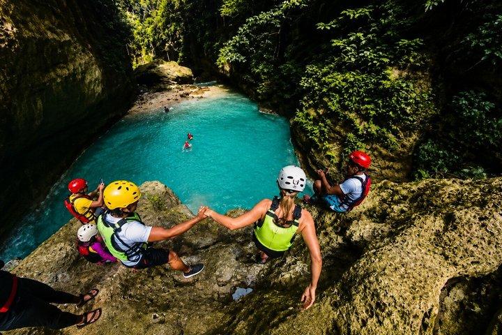 Cebu Kawasan Falls Canyoneering with Zipline and Lunch