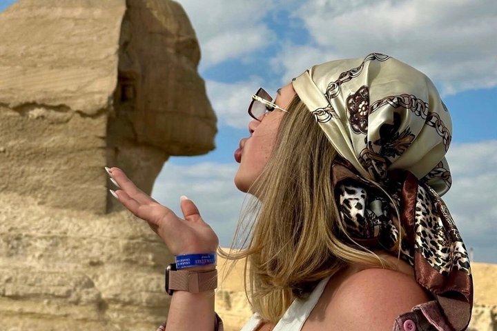 Private Tour in Pyramids of Giza with Lunch and Camel Ride