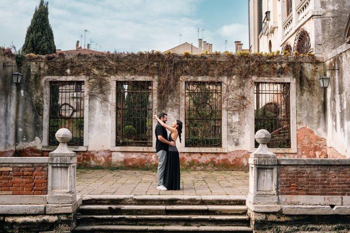 Cinematic Photoshoot in Venice: Capture Venice Hidden Gems