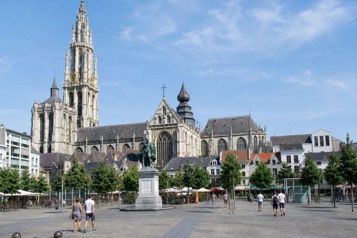 Antwerp Scavenger Hunt & Highlights Self-Guided Walking Tour