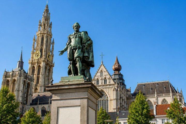 Antwerp Scavenger Hunt & Highlights Self-Guided Walking Tour