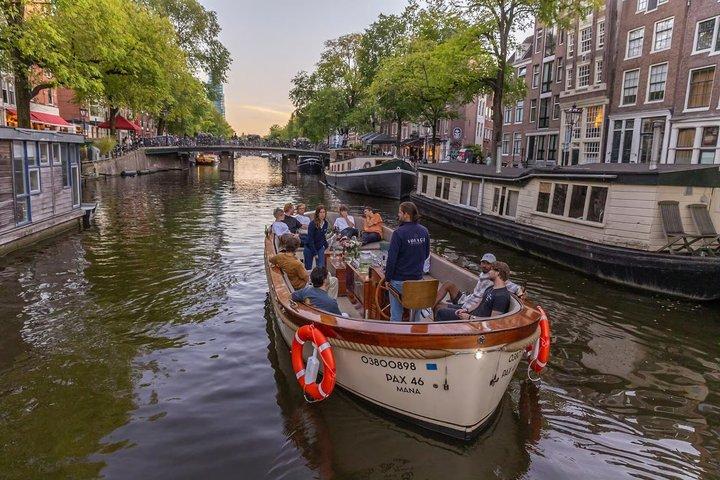Amsterdam 2 Hour Small-Group Canal Cruise with Unlimited Snacks