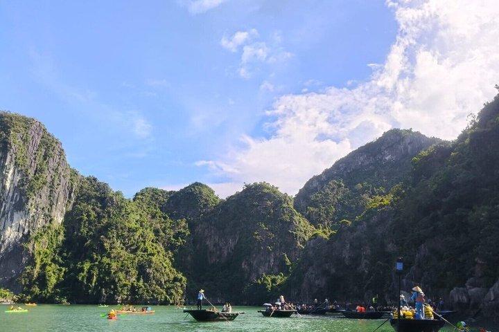 Ha Long Bay Day Tour with Kayaking and Titop Island